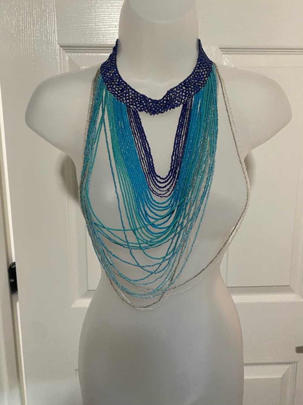NWT Chico’s Multi-Strand Blue Ombre Beaded Waterfall Necklace quality beads used - Picture 4 of 10